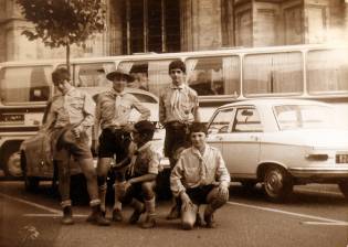 Alcuni Esploratori in visita a Parigi nel 1972 la Couturanderie.