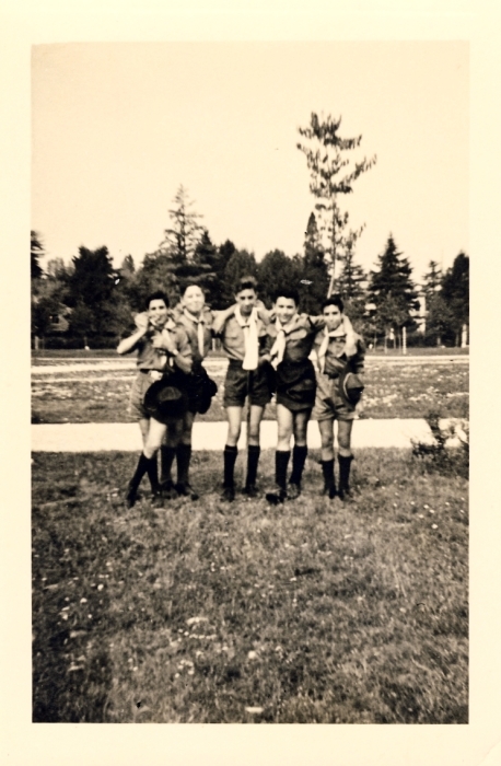 1952-74 varie fondo benvenuti-la sqdi Bruno Benvenuti con lui al centro.jpg