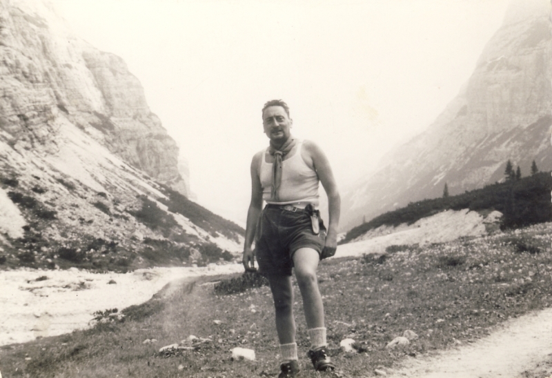 1961 Clan NSdStrada TV1°- CampoMobile Fiames-Travenanzes-Valparola PizBoè-Fedaia-Pordoi-Caprile; GinoPiazza capoClan.jpg