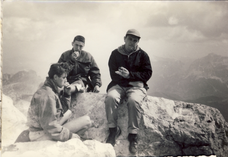 1961 Clan NSdStrada TV1°- CampoMobile Fiames-Travenanzes-Valparola PizBoè-Fedaia-Pordoi-Caprile;sul PizBoe'.jpg