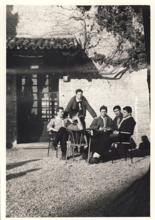 1964 GruppoTV2°-Clan LaQuercia - EserciziSpirituali - Monselice; mometo di svago col ghiaccio_1.jpg