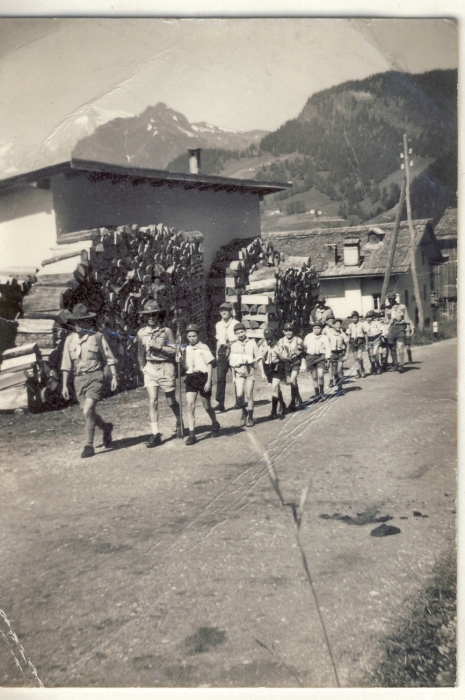 1965 Gruppo TV2° VDB Selva Di Cadore - il branco in partenza per l'uscita.jpg