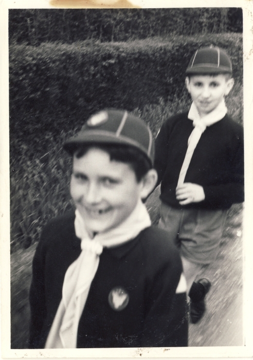 1966 BrPistaFelice - Attività in villa Felissent - a piedi verso la villa.jpg