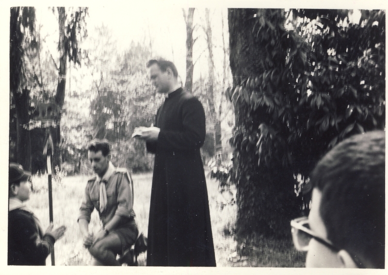 1966 BrPistaFelice - Attività in villa Felissent - la benedizione di Baloo.jpg