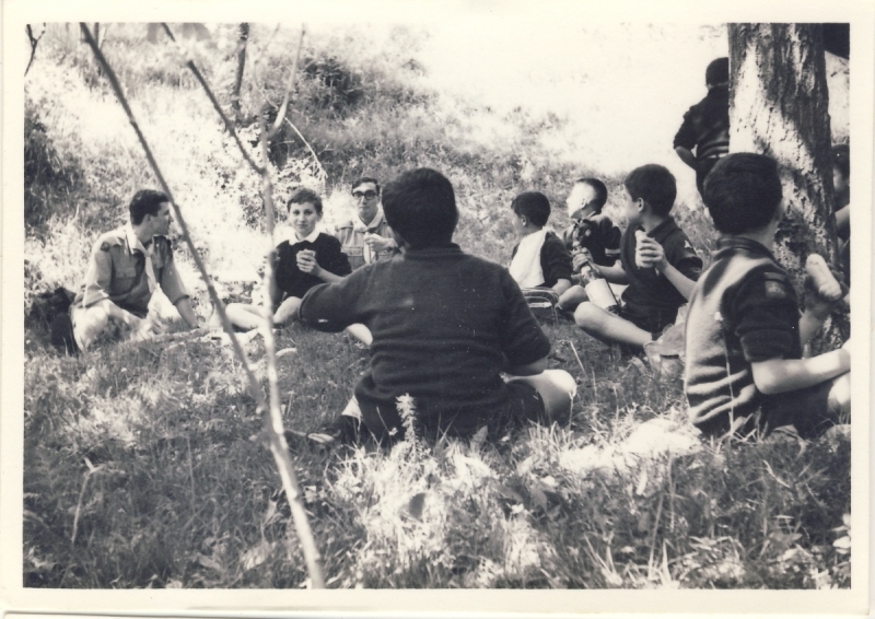 1966 GruppoTV2°-BrPistaFelice_Uscita ad Asolo_il pranzo.jpg