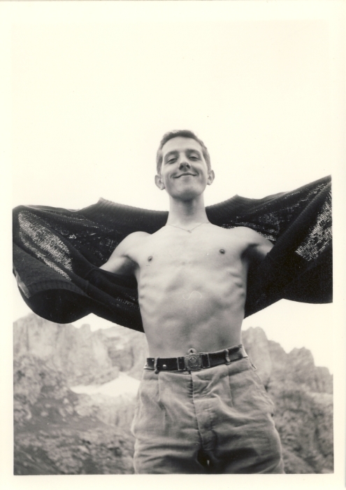 1966 BrPistaFelice-FioreRosso_VDB Arabba_Vecchio lupo in volo (mauro longhi).jpg