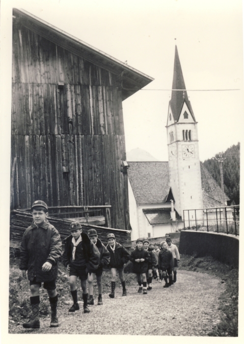 1966 BrPistaFelice-FioreRosso_VDB Arabba_uscita al Pordoi_partenza.jpg