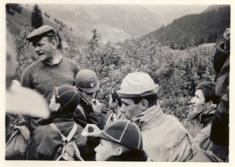 1966 BrPistaFelice-FioreRosso_VDB Arabba_uscita al Pordoi_sosta1.jpg