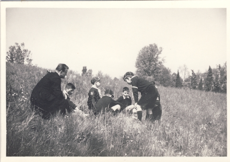 1967 sGiorgio Lupetti - Villa Reali - Casier_ Baloo (Don Corrado Ghedin osserva una Sestiglia in caccia.jpg