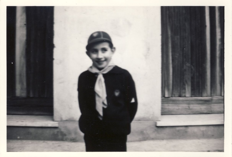 Branco pista felice lupetto in posa_1.jpg