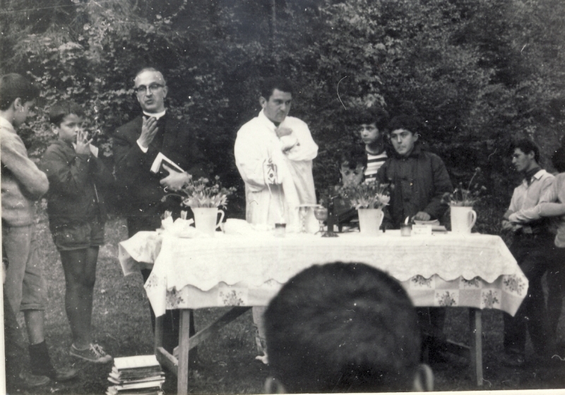 1968 VdB PistaFelice-FioreRosso-StellaPolare_Caviola_sMessa conDon Pio Cescon e Don Cesare Saccol.jpg