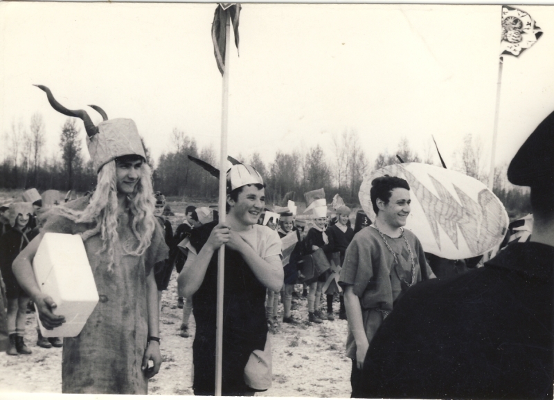 1969 sGiorgio-lupetti_deBelloGallico_Salettuol-Vercingetorige e alcuni capi dei Galli _ PaoloTacchi (a dx).jpg