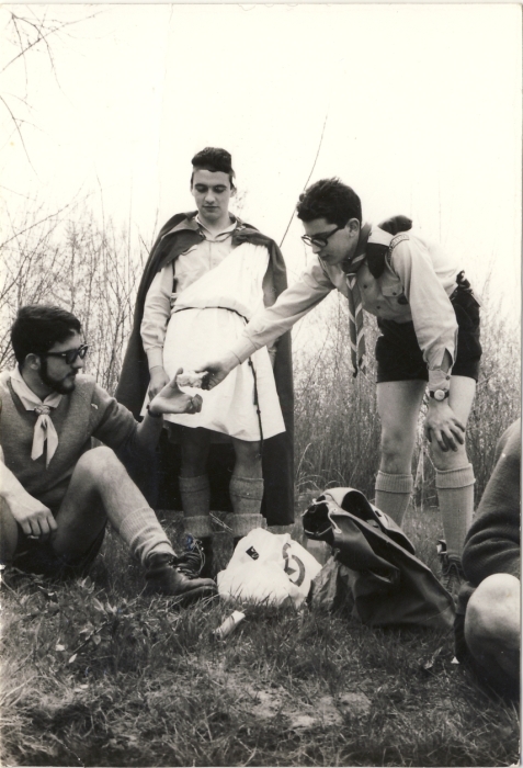 1969 sGiorgio-lupetti_deBelloGallico_Salettuol-due centurioni romani_ristoro a fine caccia_MarioMarta.jpg