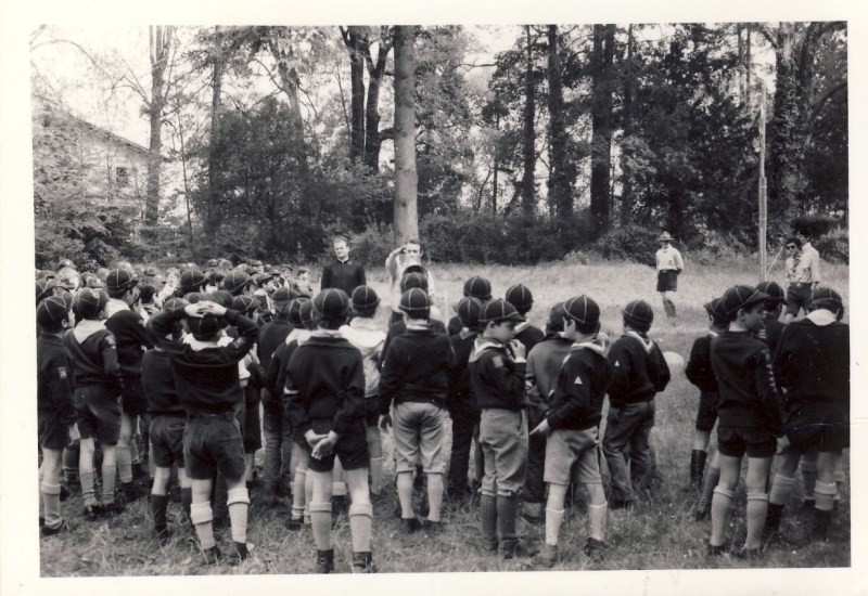 1970 sGiorgioLupetti-Villa Margherita_Rally_Pechino-Parigi_spigazioine delle regole del rally.jpg