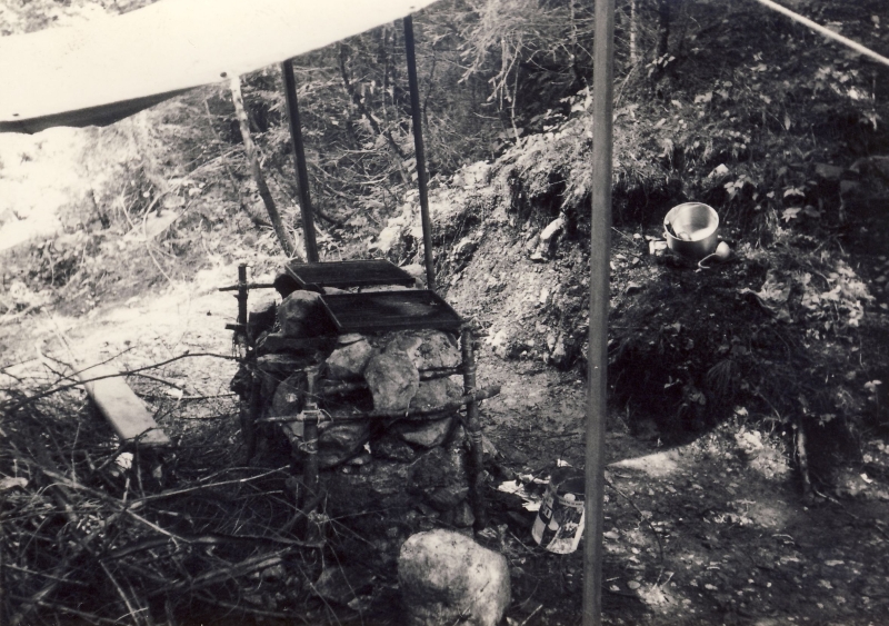 1964 Lorenzago- campo valle solitaria-cucina delle manguste.jpg