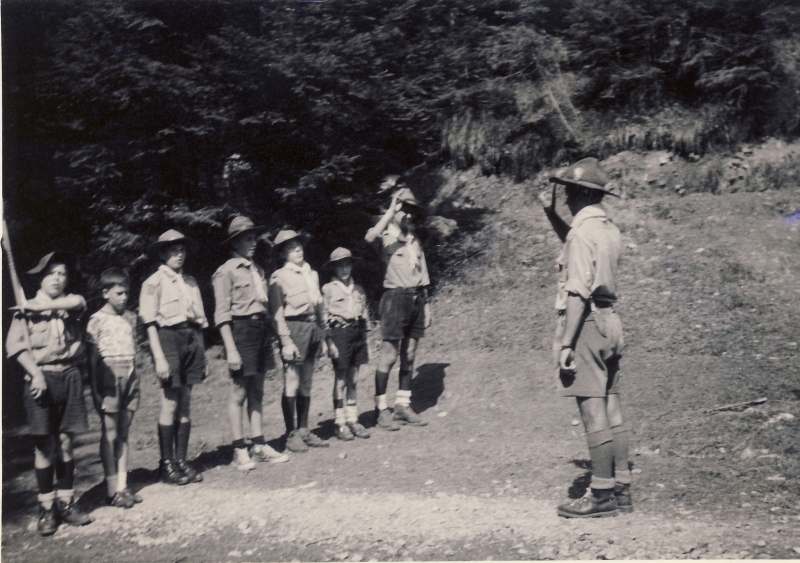 1964 Lorenzago- campo valle solitaria-sq picchio si presenta.jpg