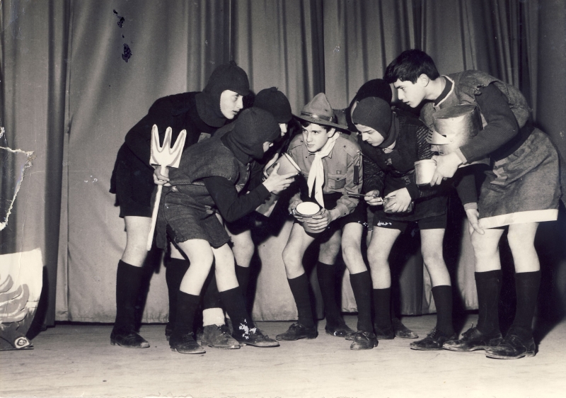 1964 festa genitori teatro s anna-scenetta dei crociati-s pioX.jpg