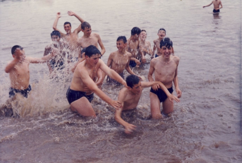 1965_francia_c lunghi tramonti - rip sPioX- bagno al laghetto.jpg