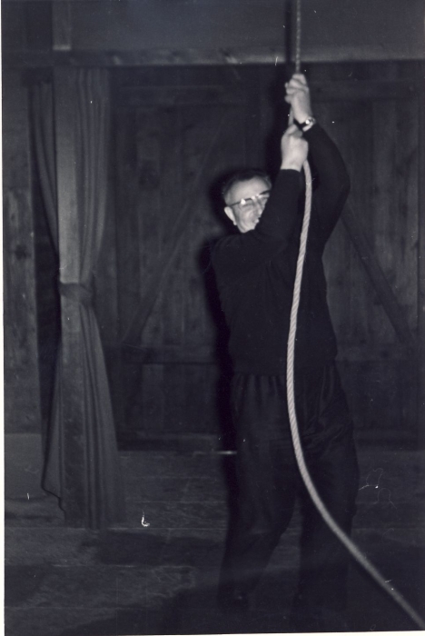 1965_francia_c lunghi tramonti -l'abbè pierre campanaro .jpg