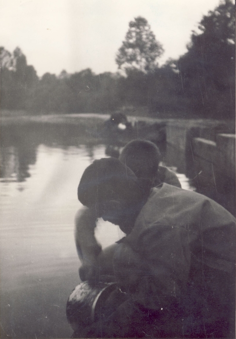 1965_francia_c lunghi tramonti -rip sPioX -in canoa al laghetto_0.jpg