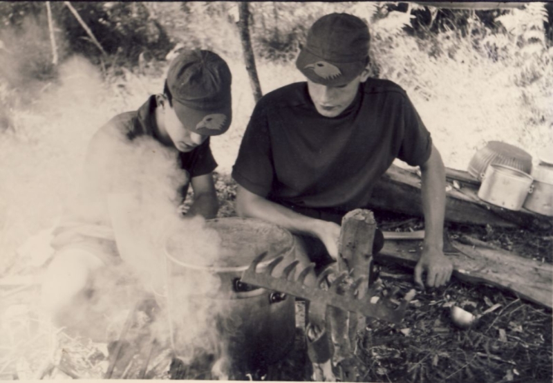 1965_francia_c lunghi tramonti -rip sPioX -in cucina mi e dino.jpg