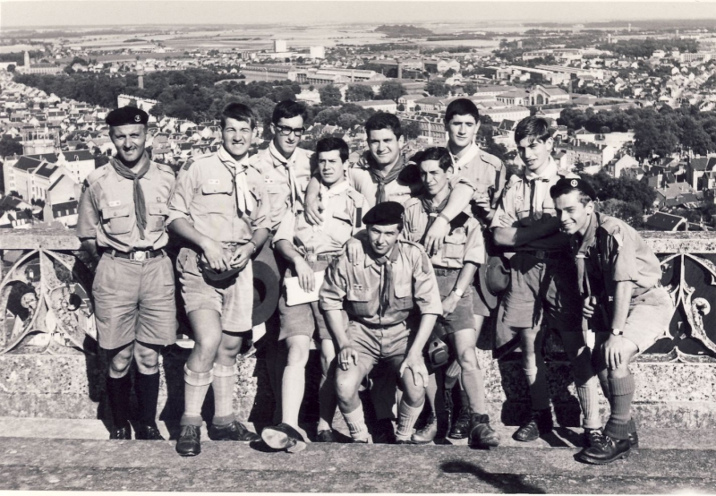 1965_francia_c lunghi tramonti -rover in visita a orleans.jpg