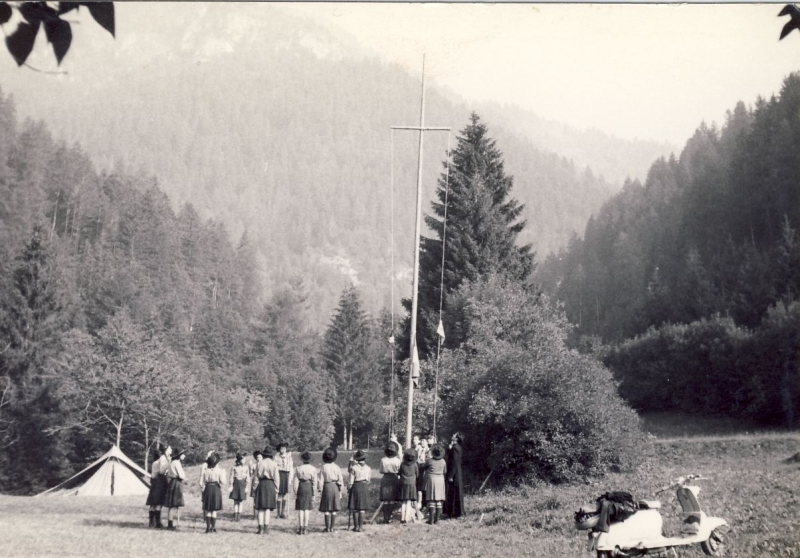 1965 rip guide san Pio X campo Roccapietore -l'alzabandiera.jpg