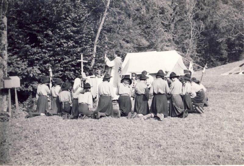 1965 rip guide san Pio X campo Roccapietore -santa messa al campo.jpg