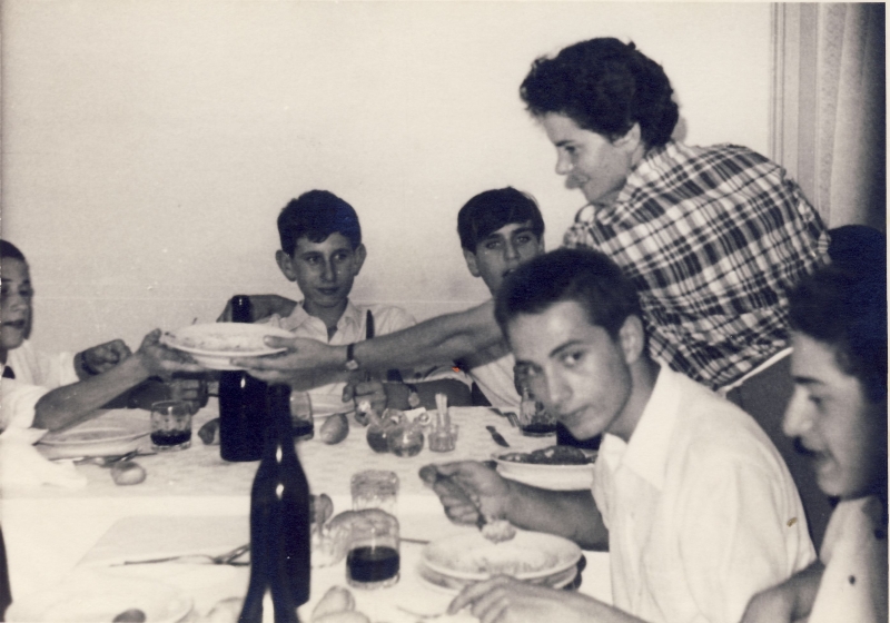 1966 campo alte cime - valgrande - rip sPioX -cena dopo campo.jpg