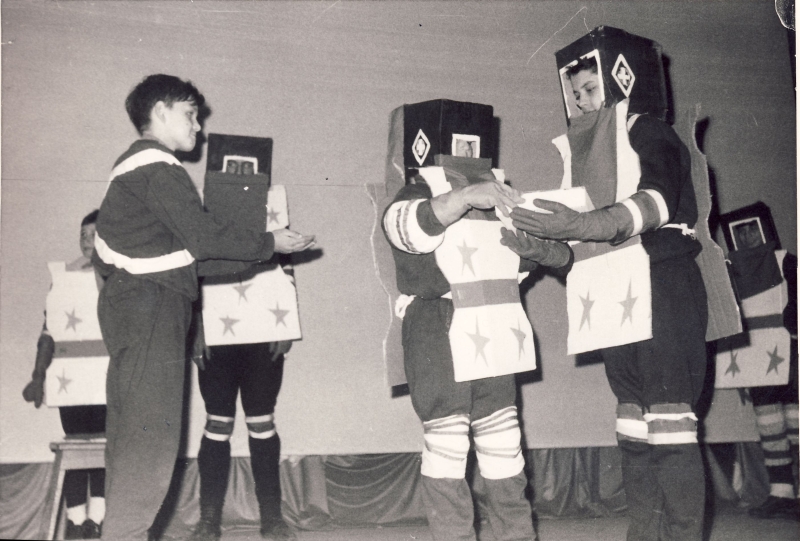 1966 festa dei genitori di Gruppo TV2 - teatro sAnna-scenetta del rip s Pio X.jpg