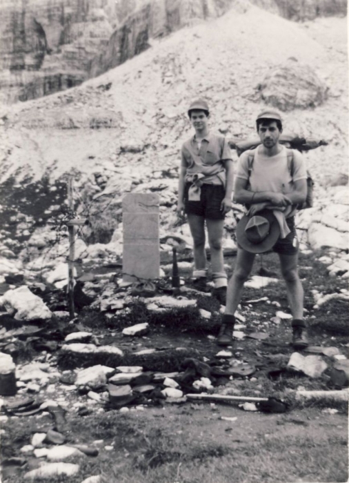 1970 clan la quercia -campo mobile fiames-alleghe - passo col dei bos.jpg