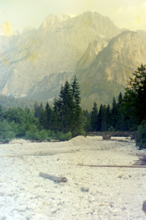 1971 Campo della frontiera - valbruna-rip s pioX- valbruna-il torrente _1.jpg