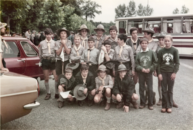 1972 campo dell'amicizia - orleans - foto con alcuni scout francesi_1.jpg