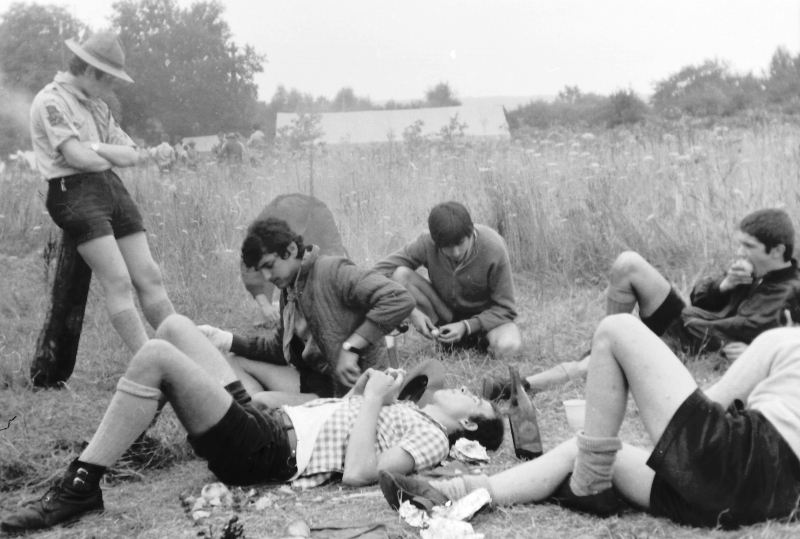 1972 campo dell'amicizia - orleans- rip sPioX -primo giorno pranzo a sacco_1.jpg