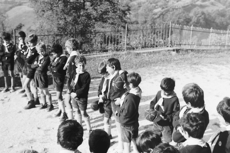 1973_gruppo TV2 - Vacanze dei 4 Branchi_Feltre-cerchio per il grande urlo_1.jpg