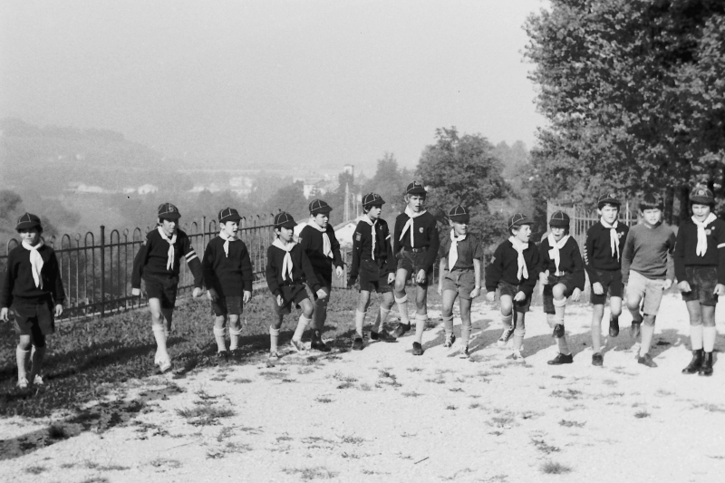 1973_gruppo TV2 - Vacanze dei 4 Branchi_Feltre-cerchio per il grande urlo_5.jpg