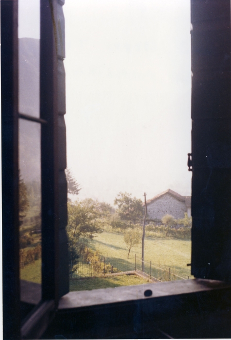 1973_gruppo TV2 - Vacanze dei 4 Branchi_Feltre-dalla finestra stanza capi_2.jpg