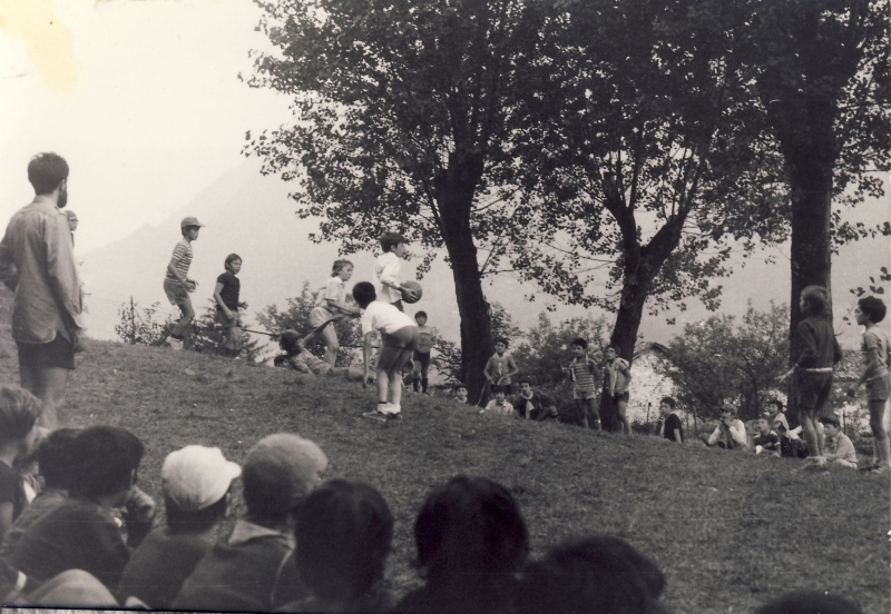 1973_gruppo TV2 - Vacanze dei 4 Branchi_Feltre-giochi lupetto_2.jpg