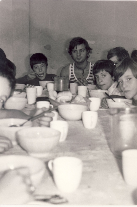 1973_gruppo TV2 - Vacanze dei 4 Branchi_Feltre-nuova parlata a tavola.jpg