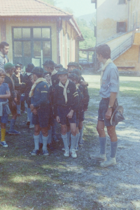 1973_gruppo TV2 - Vacanze dei 4 Branchi_Feltre-partenza per l'uscita di branco.jpg