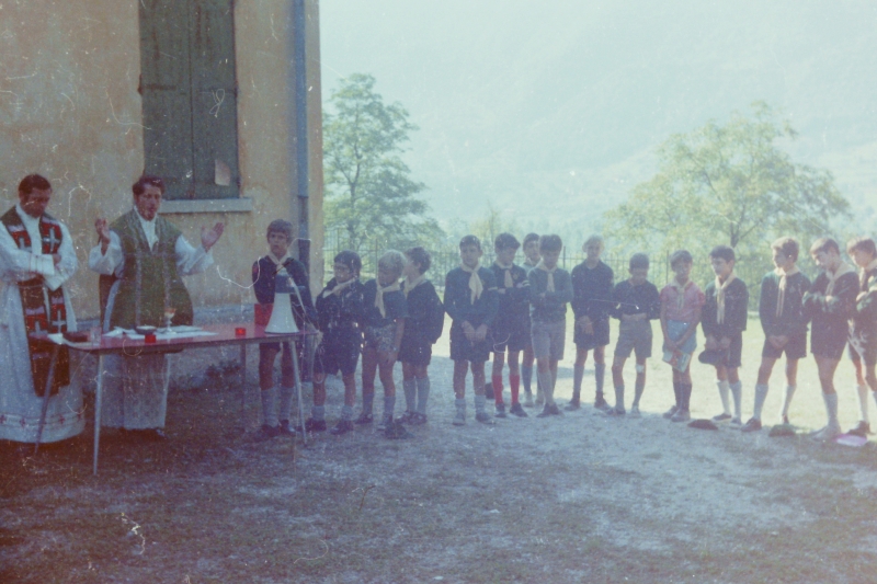 1973_gruppo TV2 - Vacanze dei 4 Branchi_Feltre-santa messa_1.jpg