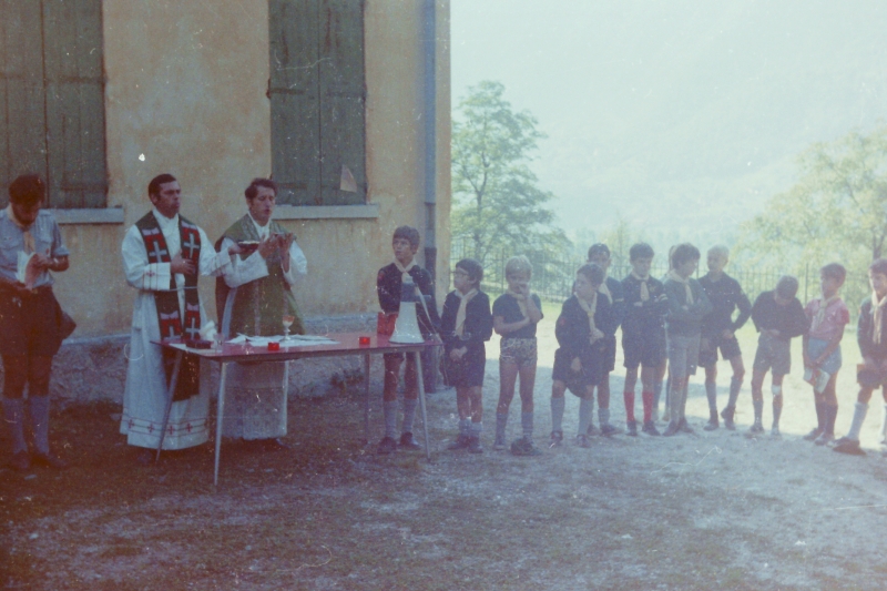1973_gruppo TV2 - Vacanze dei 4 Branchi_Feltre-santa messa_5.jpg