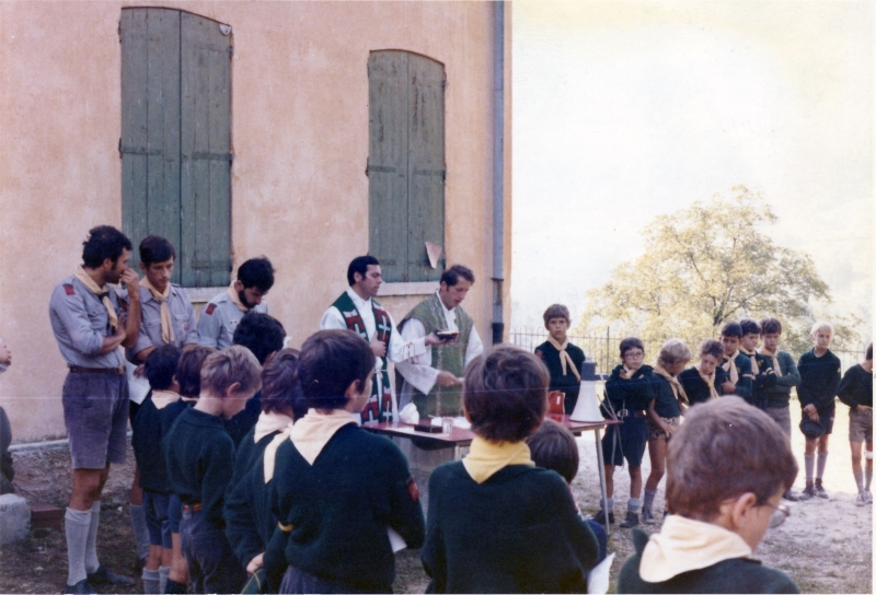 1973_gruppo TV2 - Vacanze dei 4 Branchi_Feltre-santa messa_6.jpg