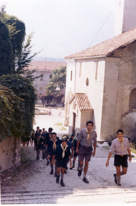 1973_gruppo TV2 - Vacanze dei 4 Branchi_Feltre-uscita visita a feltre-le antiche scalinate_1.jpg