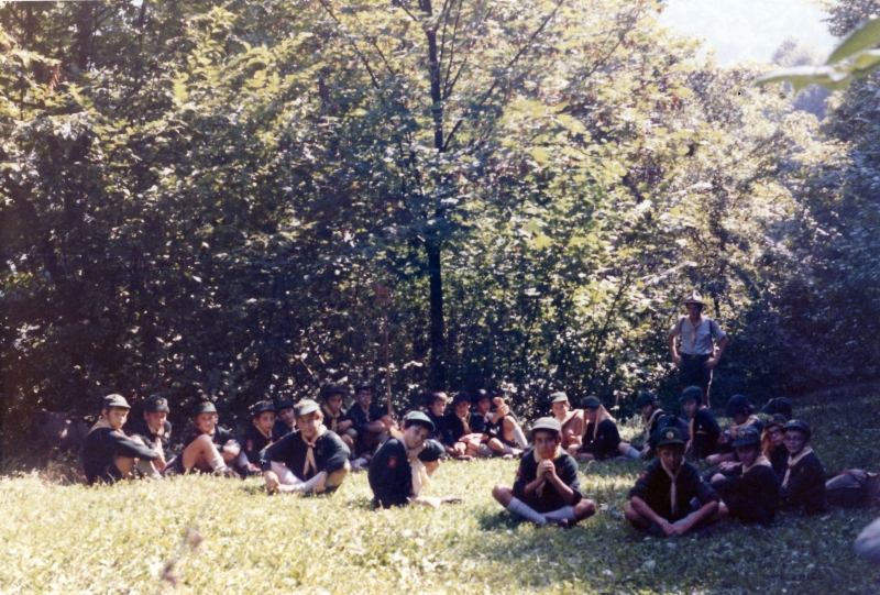 1973_gruppo TV2 - Vacanze dei 4 Branchi_Feltre-uscita x visita a san vittore e corona-sosta pranzo.jpg