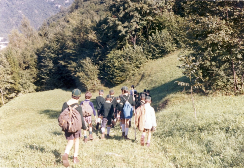 1973_gruppo TV2 - Vacanze dei 4 Branchi_Feltre-uscita x visita a san vittore e corona.jpg