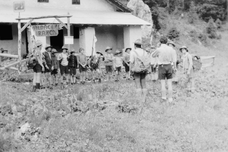 1973  rip s pioX - campo fiaccola accesa - Val da rin - uscita di rip al pian dei buoi 10.jpg