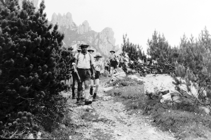 1973  rip s pioX - campo fiaccola accesa - Val da rin - uscita di rip al pian dei buoi 17.jpg