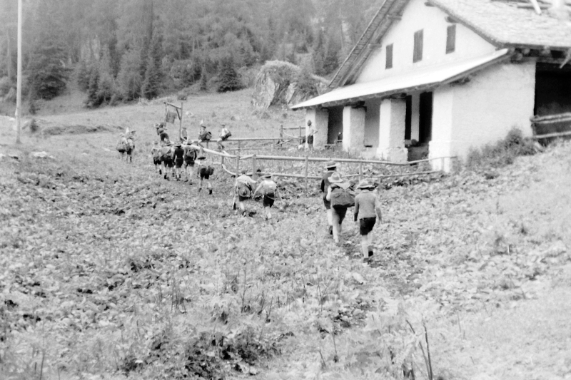 1973  rip s pioX - campo fiaccola accesa - Val da rin - uscita di rip al pian dei buoi 9.jpg