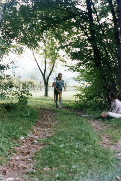 1974 vdb 3branchi del TV2 a Villa di Pria-sGiustina BL - Palio di villa di Pria - gioco di squadra_5.jpg